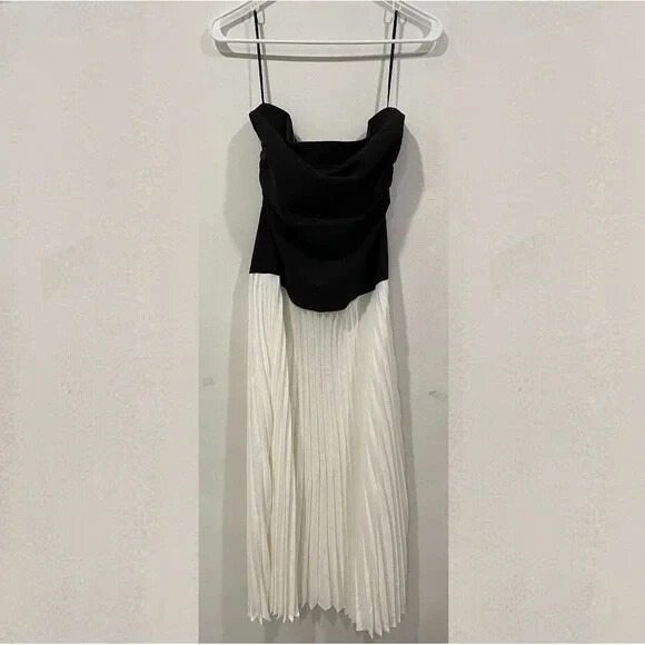 Commense Dresses & Skirts - COMMENSE Women's Backless Halter black and white Pleated Dress S
